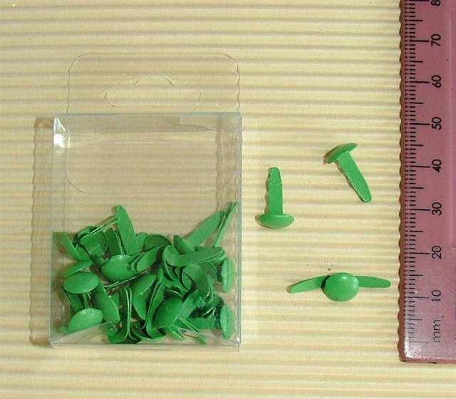 Crafty Stuff:  Lg Round Green Brads (30)