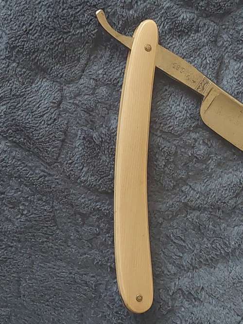 Cut Throat straight Razor, Strop & oil stone