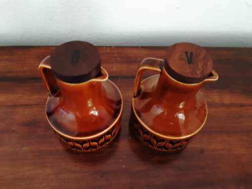 Hornsea England OIl & Vinegar set