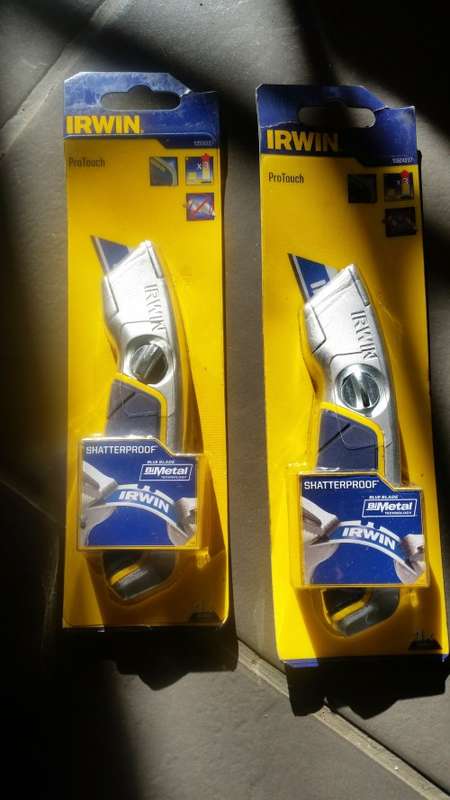 2* IRWIN Knives