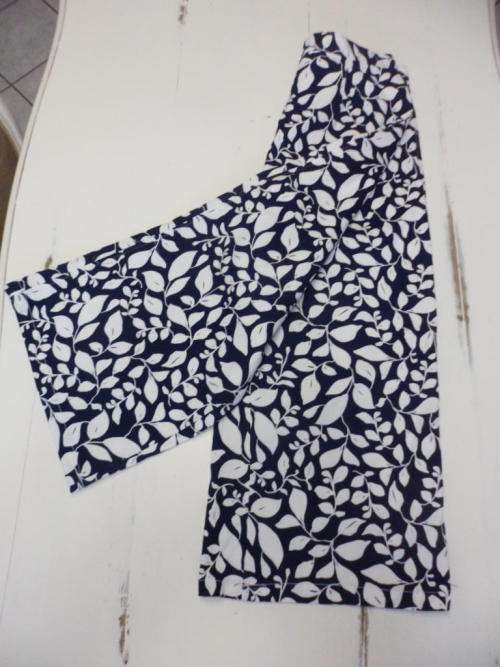 - Navy & White print Culotte Wide Leg 3/4 Cotton Pants -
