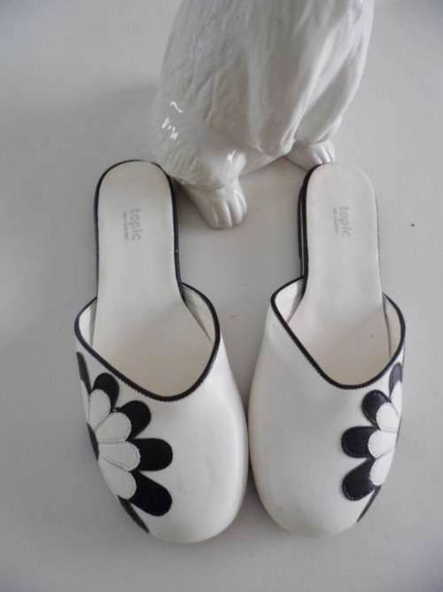 - Fabulous White & Black Slip-on Mules - Topics-