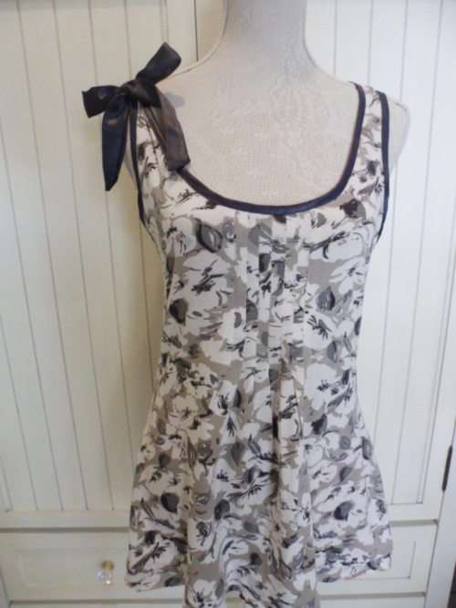 - Imported American Era - Tunic/Top - floral stone, navy & whites