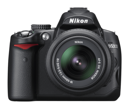 Nikon D5000 + Tamron AF 18-270mm FREE + 3 Batteries