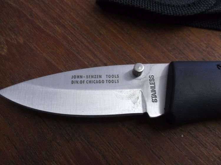 AN AWESOME POCKET KNIFE BY JOHN-BENZEN TOOLS ....DIVISION OF CHICAGO TOOLS...WITH POUCH