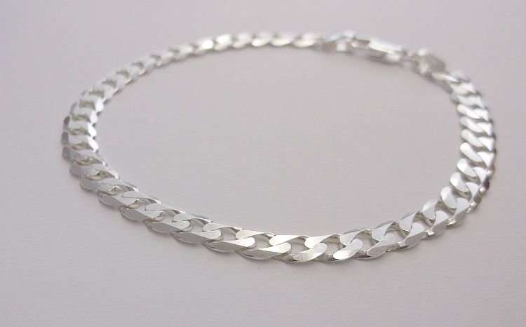 AN AWESOME QUALITY CHAIN LINK SOLID STERLING SILVER BRACELET.....NO COMBINING FEES ...BARGAIN !!