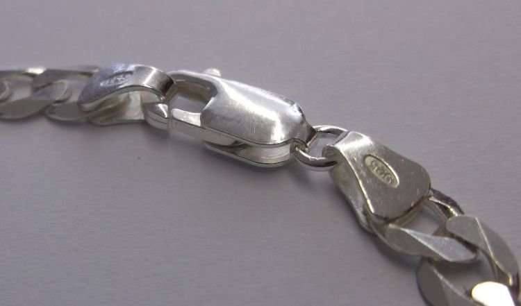 AN AWESOME QUALITY CHAIN LINK SOLID STERLING SILVER BRACELET.....NO COMBINING FEES ...BARGAIN !!