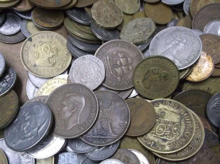 BID PER COIN !! 1000 WORLD COINS STARTING AT R 1 PER COIN...VARIOUS SIZES AND COUNTRIES !!!