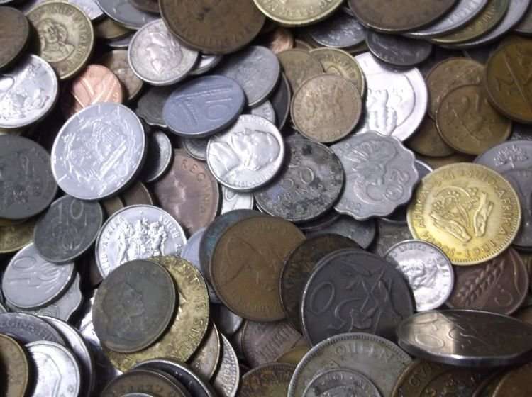 BID PER COIN !! 1000 WORLD COINS STARTING AT R 1 PER COIN...VARIOUS SIZES AND COUNTRIES !!!