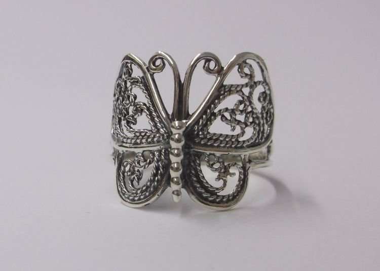 AN ABSOLUTELY GORGEOUS INTRICATELY DETAILED FILIGREE TYPE SOLID STERLING SILVER BUTTERFLY RING ..WOW