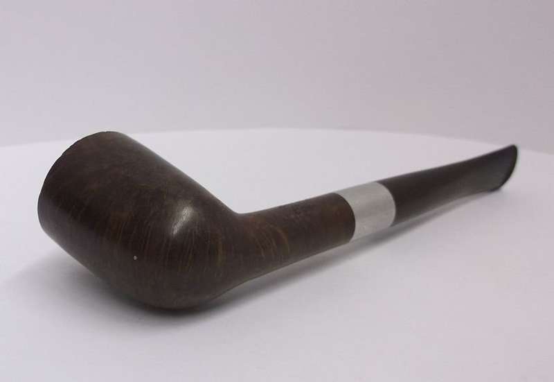 A GOOD QUALITY VINTAGE SMOKING PIPE - BYFORD