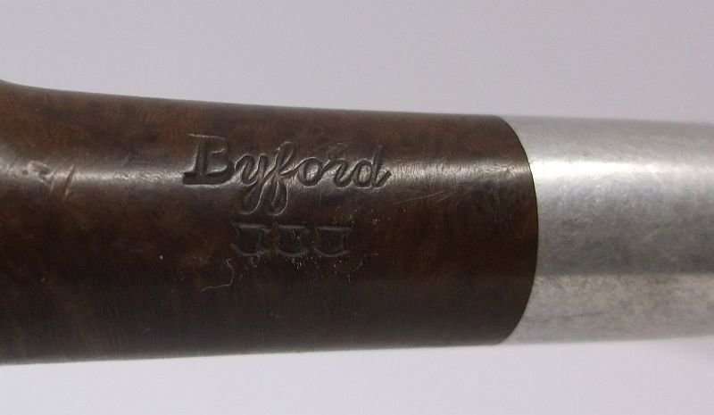 A GOOD QUALITY VINTAGE SMOKING PIPE - BYFORD
