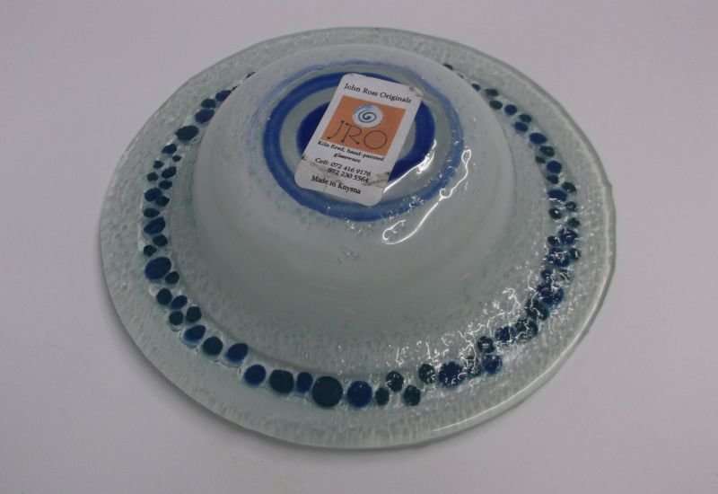 AN EYE CATCHING STUDIO ART GLASS BOWL WITH GREAT DETAIL ...MADE IN KNYSNA SA !!! JOHN ROSS ORIGINAL