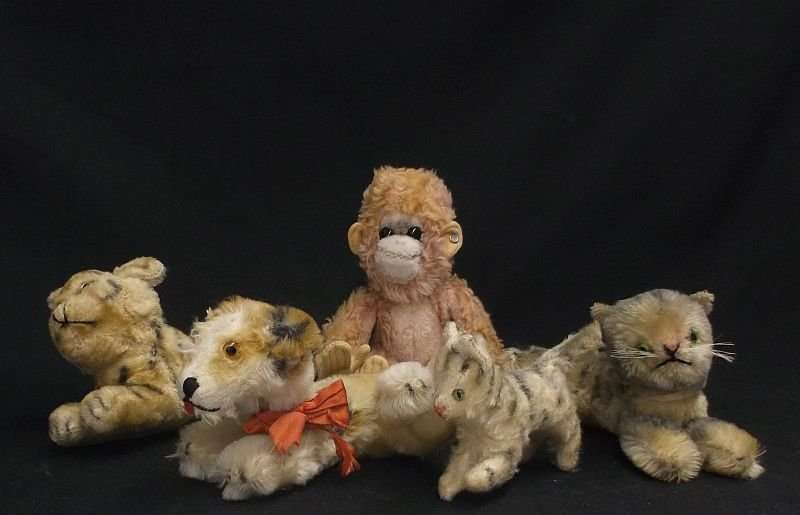3 STEIFF LIKE CATS ....1 STEIFF LIKE DOG AND A GENUINE STEIFF MONKEY WITH A BUTTON IN HIS EAR !!