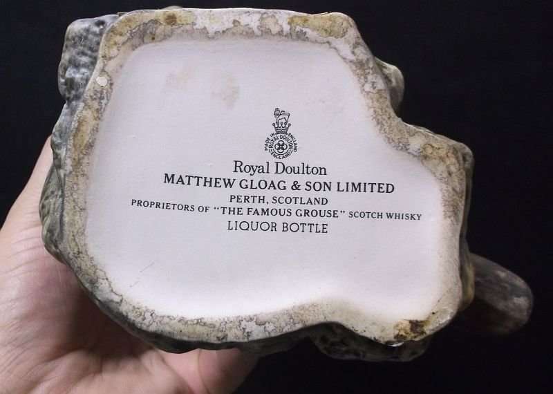 AN AWESOME LARGE VINTAGE CERAMIC DECANTER MADE FOR ""THE FAMOUS GROUSE"" BY ROYAL DOULTON