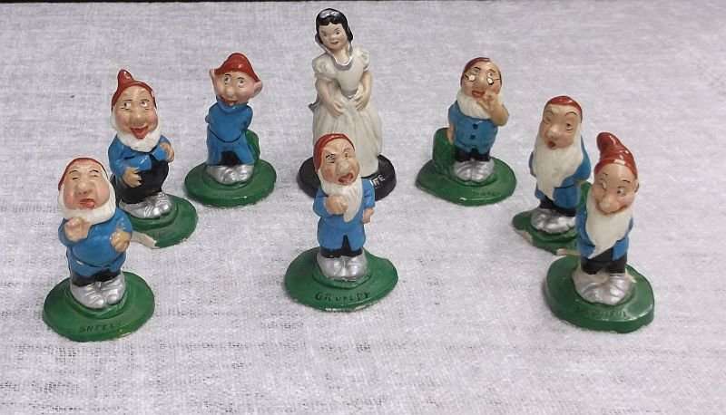 WOW !! A 1940`S MADE PLASTER OF PARIS SET - SNOW WHITE AND THE SEVEN DWARFS - LOADS OF CHARACTER