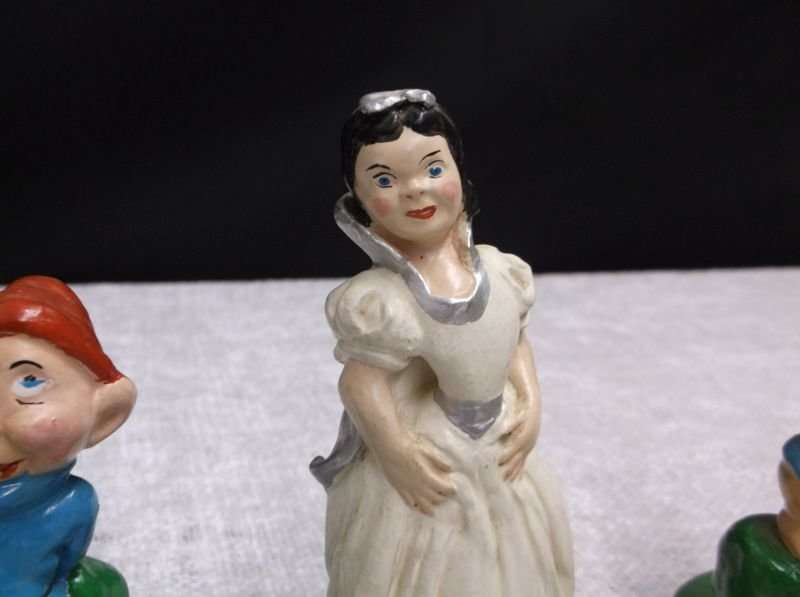 WOW !! A 1940`S MADE PLASTER OF PARIS SET - SNOW WHITE AND THE SEVEN DWARFS - LOADS OF CHARACTER