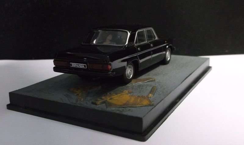 A WELL MADE HEAVY DIE CAST METAL MODEL OF THE" GAZ VOLGA" USED IN THE JAMES BOND MOVIE GOLDENEYE....