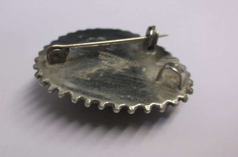 AN EXTREMELY STRIKING LARGE STERLING SILVER PENDANT WITH BIG GREEN STONE...DOUBLES AS A BROOCH !!!!