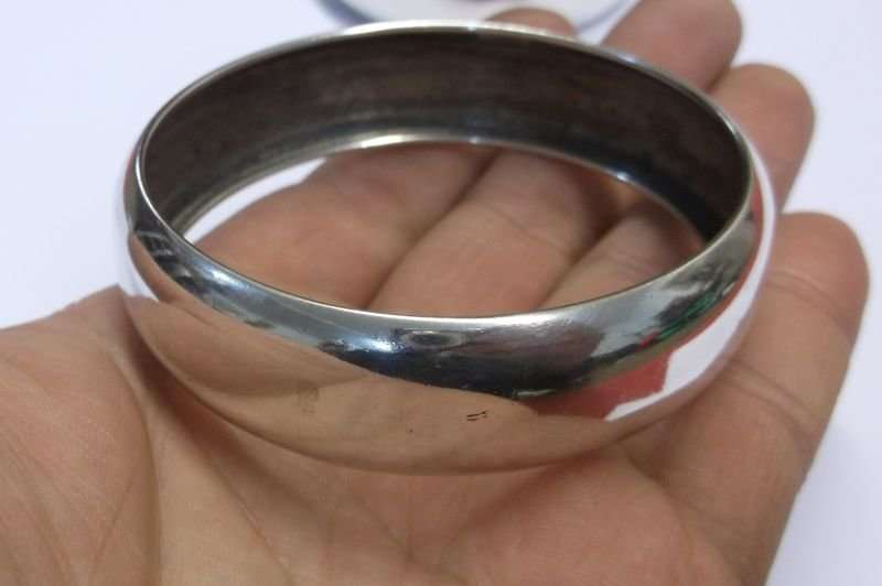A MAGNIFICENT PAIR OF SUPER QUALITY STERLING SILVER BANGLES ...ITALIAN ...WIDE ....WOW !!!!