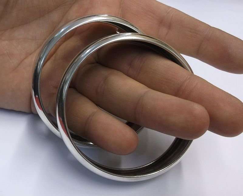 A MAGNIFICENT PAIR OF SUPER QUALITY STERLING SILVER BANGLES ...ITALIAN ...WIDE ....WOW !!!!
