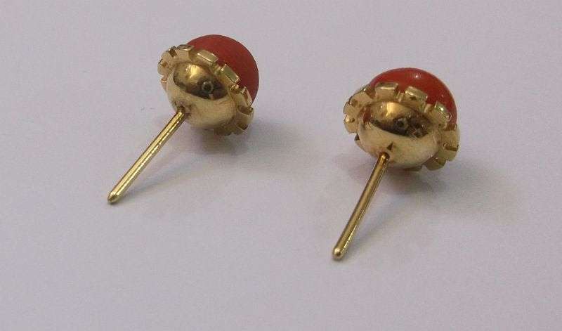 A GORGEOUS VINTAGE PAIR OF 14 CARAT GOLD AND CORAL EARRINGS ...MUST HAVE !!