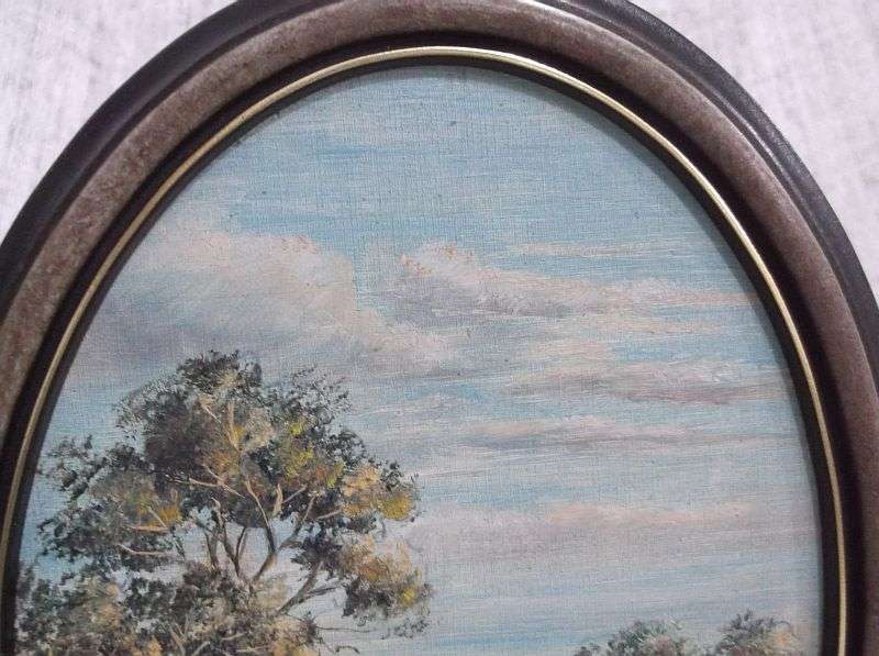 A LOVELY VINTAGE ORIGINAL OIL PAINTING SIGNED BY THE ARTIST ELISE DIPPENAAR IN OVAL FRAME