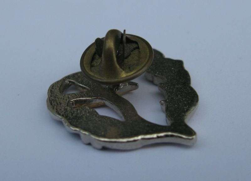 BROOCH / PIN - HEART