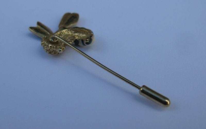 BROOCH / PIN - BEE