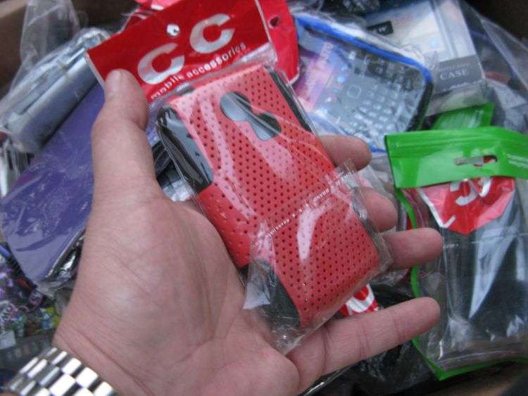 WOW !! WOW !!! A JOB LOT OF 150 CELLPHONE COVERS , CASES , BACKINGS ETC ...BID PER PIECE TO TAKE ALL
