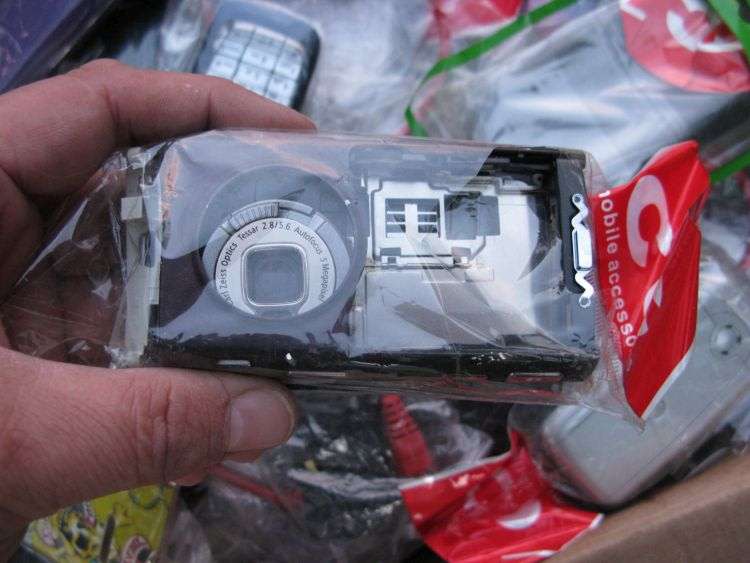 WOW !! WOW !!! A JOB LOT OF 150 CELLPHONE COVERS , CASES , BACKINGS ETC ...BID PER PIECE TO TAKE ALL