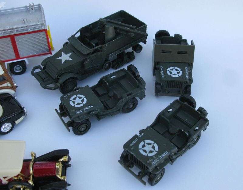 LOT OF DIE CAST METAL VEHICLES ...CORGI...SOLIDO...ETC..SOME ISSUES...SEE PICS...HEAVY ARMY VEHICLES