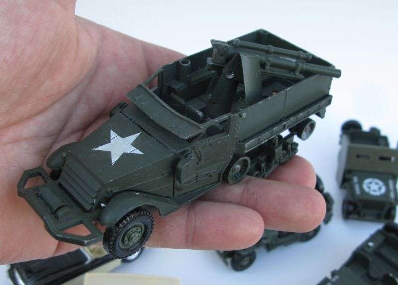 LOT OF DIE CAST METAL VEHICLES ...CORGI...SOLIDO...ETC..SOME ISSUES...SEE PICS...HEAVY ARMY VEHICLES