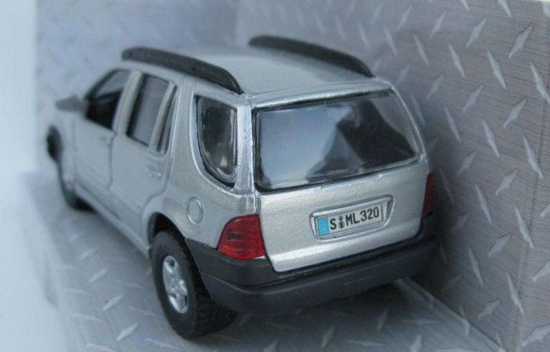 A GREAT 1:41 SCALE DIE CAST METAL MODEL OF THE MERCEDES BENZ ML 320 BY MAISTO...SPECIAL EDITION...!!