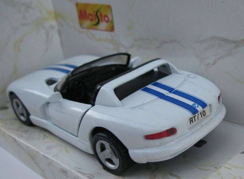 A SPORTY 1:39 SCALE DIE CAST METAL MODEL OF THE DODGE VIPER BY MAISTO...SPECIAL EDITION !!!