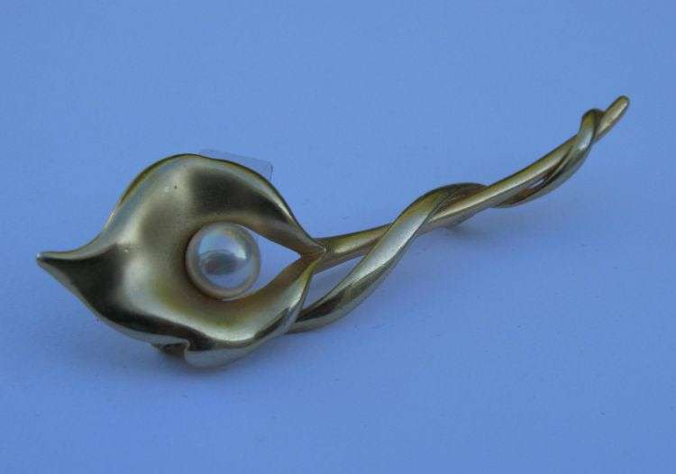 BROOCH - FLOWER
