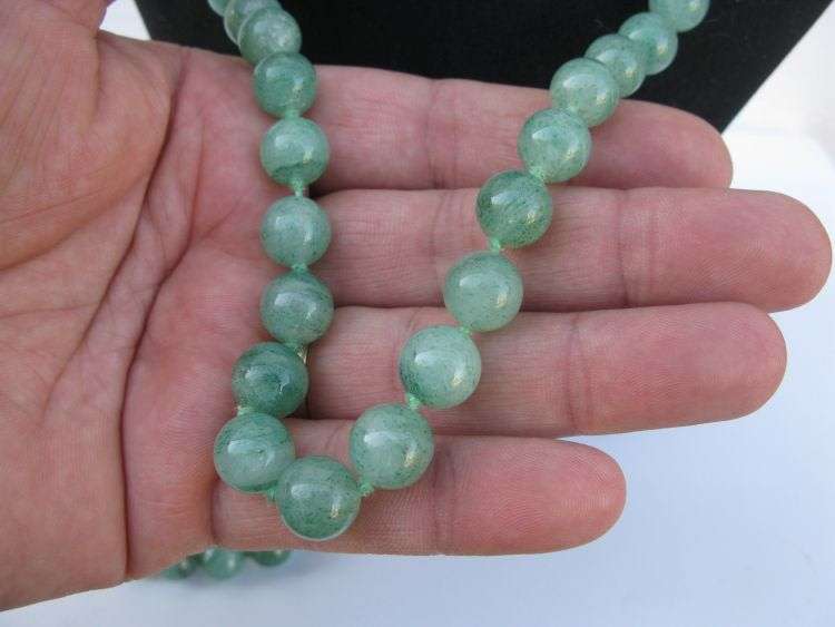 WOW !! A VINTAGE JADE BEAD NECKLACE PLUS BRACELET ....BID FOR BOTH ... RARE FIND !!