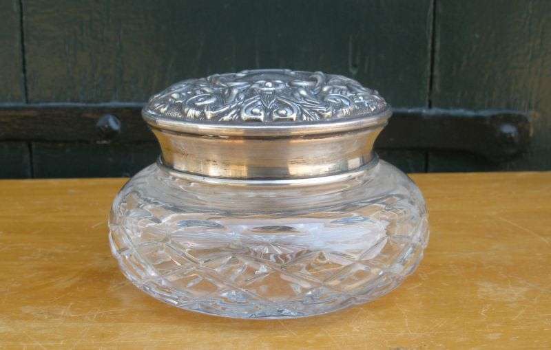 A SUPERB OLD BRIERLEY CRYSTAL POWDER BOWL WITH HALLMARKED SILVER LID ...AWESOME DETAIL ...WOW !!!!