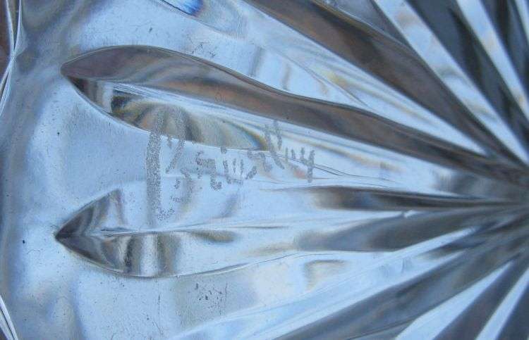 A SUPERB OLD BRIERLEY CRYSTAL POWDER BOWL WITH HALLMARKED SILVER LID ...AWESOME DETAIL ...WOW !!!!