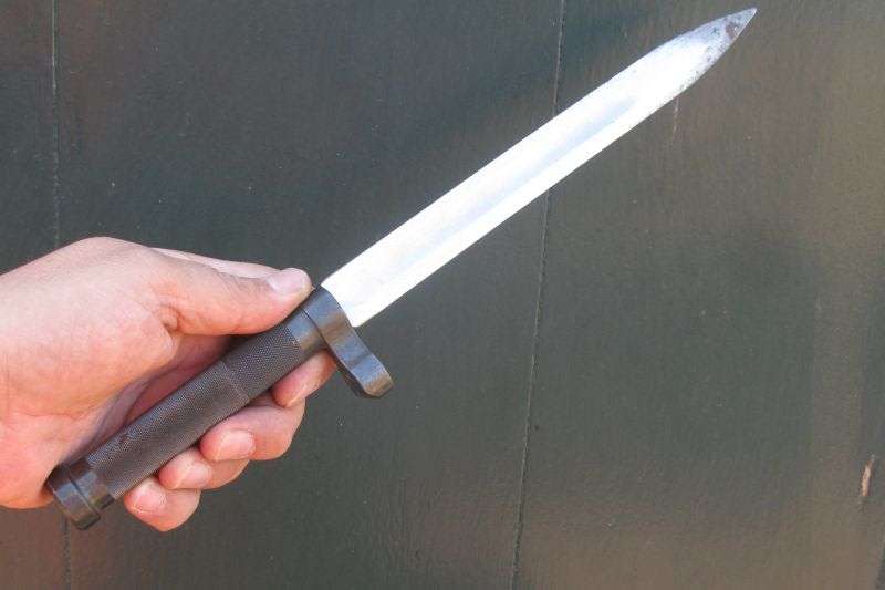 A VERY DANGEROUS LOOKING VINTAGE BAYONET WITH BLOOD GROOVE ...UNKNOWN ORIGIN... SLEEK !!!