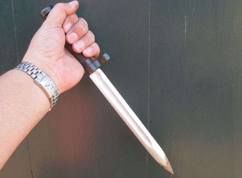 A VERY DANGEROUS LOOKING VINTAGE BAYONET WITH BLOOD GROOVE ...UNKNOWN ORIGIN... SLEEK !!!
