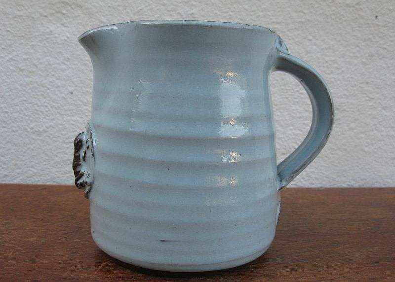 A GREAT QUALITY POTTERY MUG  WITH SIGNATURES !! FROG MOTIF !! DISPLAYS IN KALK BAY !!