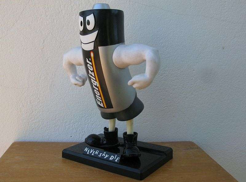 HOW COOL IS THIS !! AN ENERGIZER BATTERIES PROMOTIONAL ADVERTISING HARD RUBBER FIGURE !! BIG !!