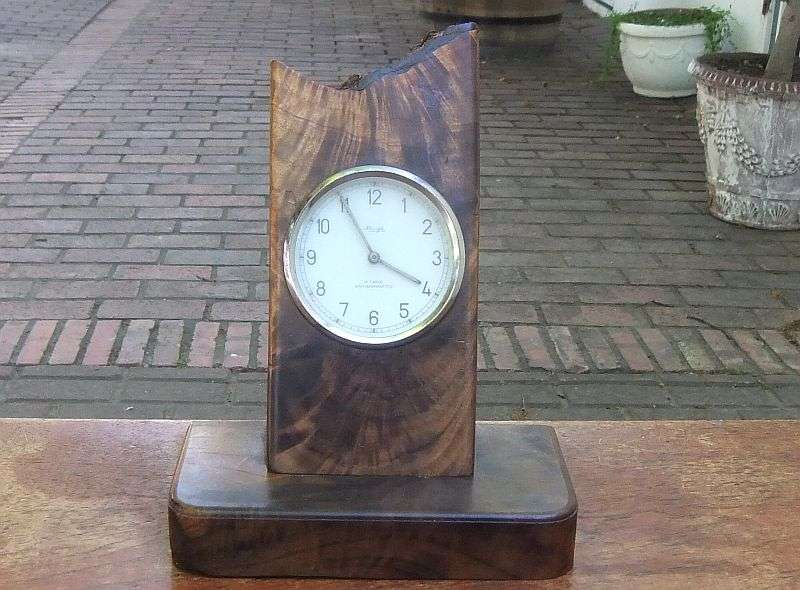 AN UNUSUAL SOLID WOOD VINTAGE GERMAN MADE KIENZLE DESK OR MANTEL CLOCK ...TICKS AND STOPS...REPEAT