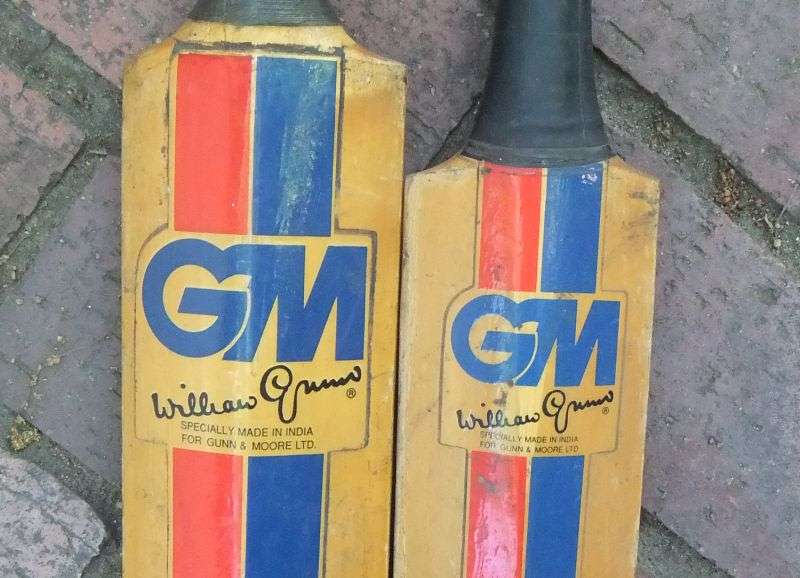 GREAT DEAL !! TWO VERY COOL VINTAGE GUNN & MOORE SCORE MASTER CRICKET BATS