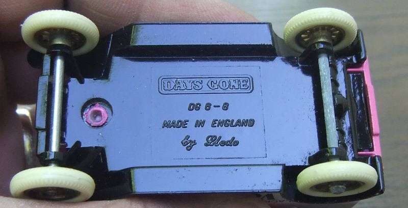 A BOXED VINTAGE 1983 DIE CAST METAL MODEL BY LLEDO ADVERTISING "WELLS DRINKS LTD"