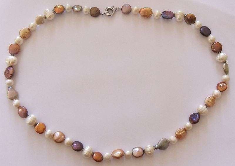 AN EXQUISITE NECKLACE MADE OF GENUINE FRESHWATER BAROQUE AND OTHER PEARLS WITH SIGNORETTI CLASP !!