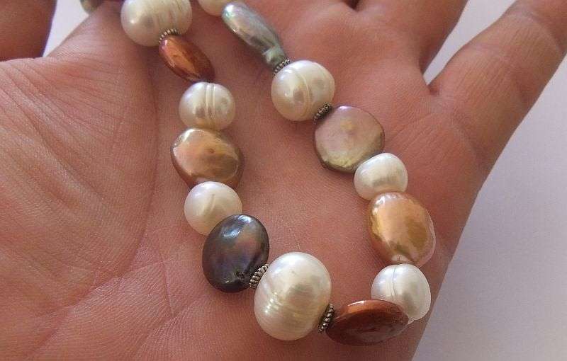 AN EXQUISITE NECKLACE MADE OF GENUINE FRESHWATER BAROQUE AND OTHER PEARLS WITH SIGNORETTI CLASP !!