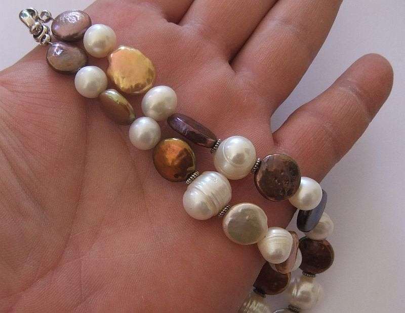 AN EXQUISITE NECKLACE MADE OF GENUINE FRESHWATER BAROQUE AND OTHER PEARLS WITH SIGNORETTI CLASP !!