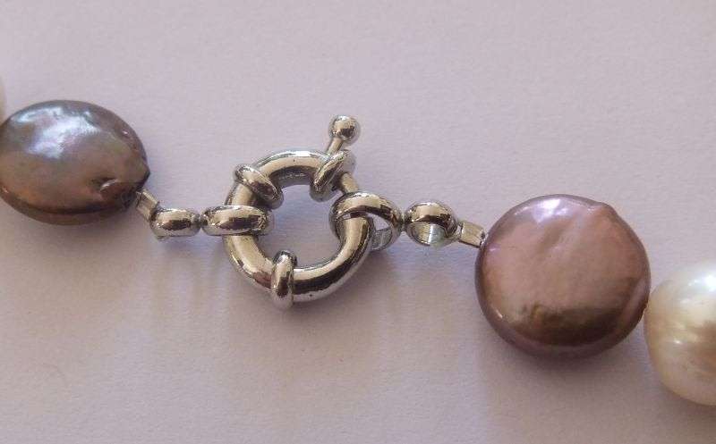 AN EXQUISITE NECKLACE MADE OF GENUINE FRESHWATER BAROQUE AND OTHER PEARLS WITH SIGNORETTI CLASP !!